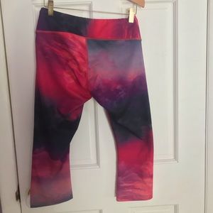 ✻ Cropped Athletic Leggings ✻